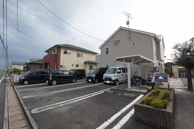 【駐車場】 | クレストールアサノＡ | 駐車場に車を止められます
