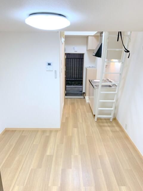 ラフィーネひばりヶ丘の居間・リビング