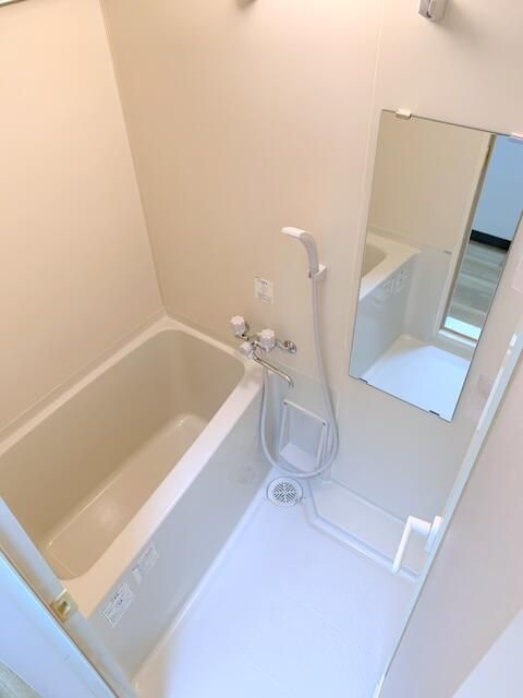 ラフィーネひばりヶ丘の浴室