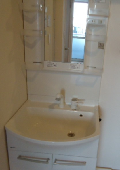 ラミアアルテの洗面所