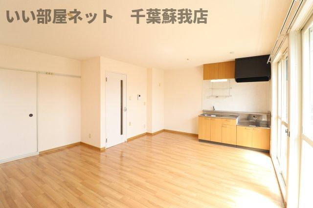 ファーストヴューラ十一番館の居間・リビング|使いやすい居間です