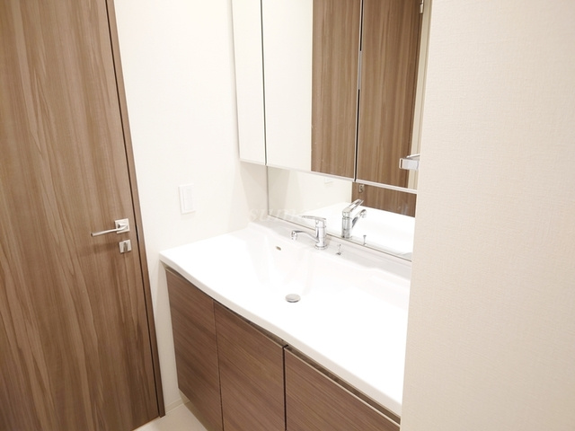 ザ・パークハウスオイコス赤羽志茂フォーススクエアの洗面所|嬉しい独立洗面台です☆