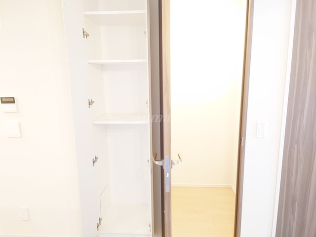 ザ・パークハウスオイコス赤羽志茂フォーススクエアの収納|リビング収納です☆