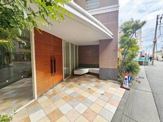 【エントランス】 | ロイヤルグラン逆瀬川