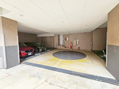 【駐車場】 | ロイヤルグラン逆瀬川