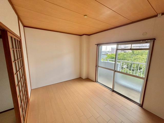 マリッチ今宿の洋室