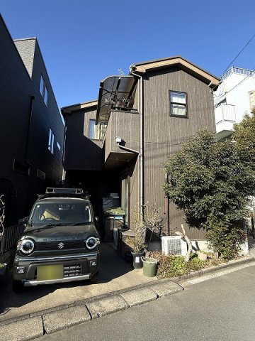  | 朝霞市本町2丁目　中古一戸建住宅（朝霞店） | 2026年月撮影
ゆったりとした20帖のリビング◎
収納スペースが充実した住まい。