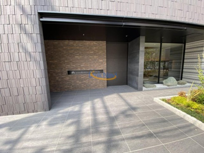 【エントランス】 | Louis Residence 弁天町