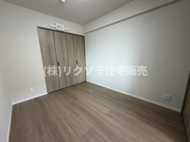 ダイアパレス樟葉の子供部屋|洋室4.2帖
■物件内覧・資金計画相談・住宅ローン相談、リフォーム相談、お問合せ受付中■
※当日・翌日のご内覧、ご相談はお電話でのお問合せがスムーズです！