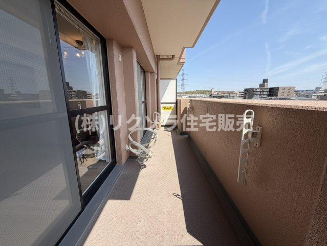 ダイアパレス樟葉のバルコニー|南東向きバルコニー
■物件内覧・資金計画相談・住宅ローン相談、リフォーム相談、お問合せ受付中■
※当日・翌日のご内覧、ご相談はお電話でのお問合せがスムーズです！