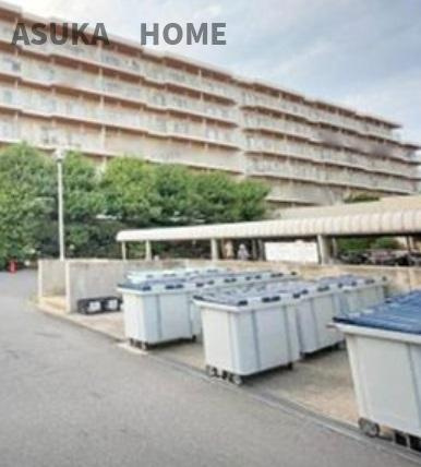 第2大船パークタウンD棟のその他共用部分|ゴミ置き場が広く設置されていて、清潔感もあり毎日のゴミ出しも苦になりませんね。