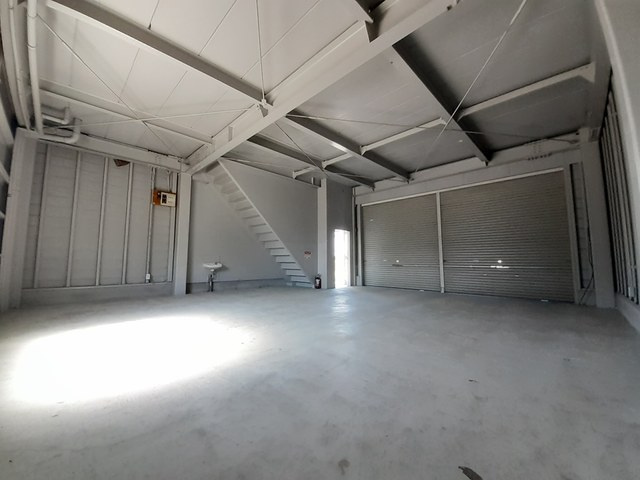 加古川町友沢倉庫付事務所Ⅰの内装