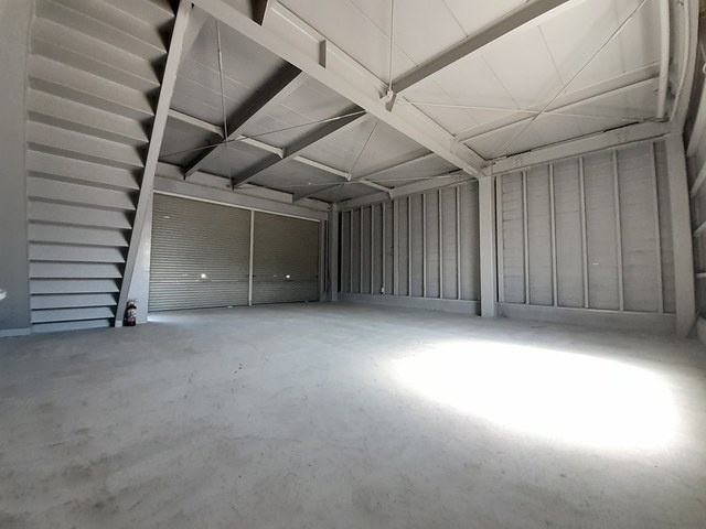 加古川町友沢倉庫付事務所Ⅰの内装