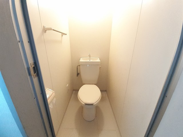 加古川町友沢倉庫付事務所Ⅰのトイレ