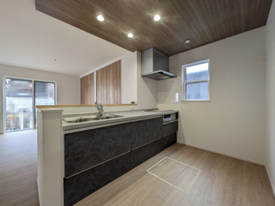 【キッチン】 | 広島市安芸区船越南４丁目 | リビングで遊ぶお子様を見守りながらお料理ができる対面キッチン