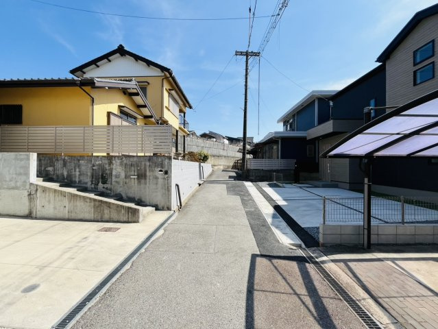 大府市梶田町5丁目57番『仲介手数料無料』新築一戸建て・建売の前面道路含む現地写真