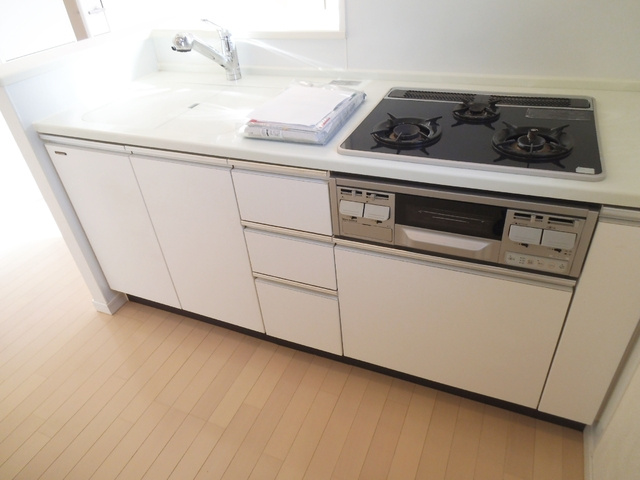 リガーレ浮間公園のキッチン|3口ガスコンロのシステムキッチン！