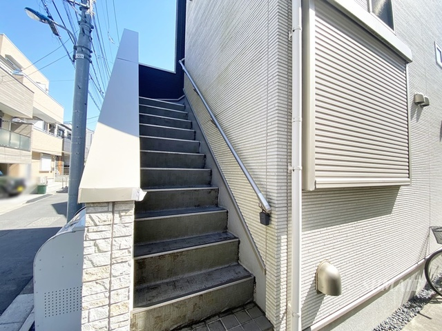 レジデンス赤羽のその他共用部分|共有階段です☆