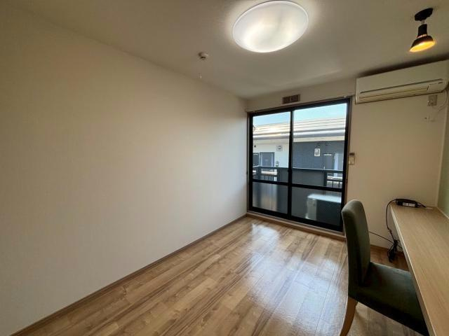 サニーハイツ御立N（借上）の居間・リビング