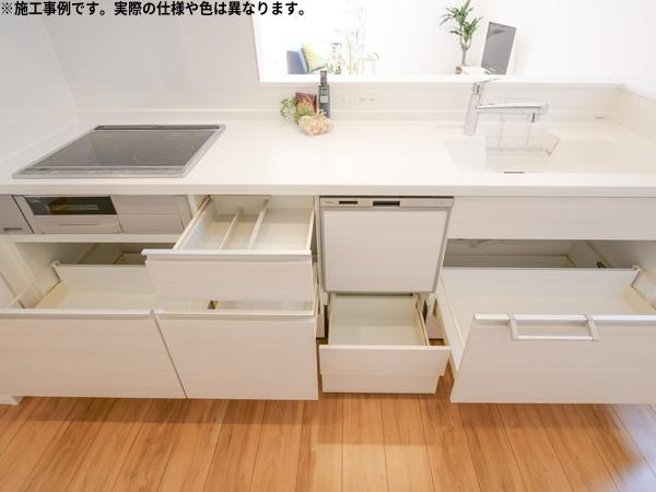 汐見ⅡＷ　新築のキッチン|※施工事例写真です。実際の仕様や色は異なります。