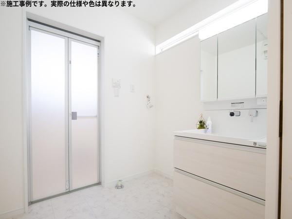 汐見ⅡＷ　新築の独立洗面台|※施工事例写真です。実際の仕様や色は異なります。