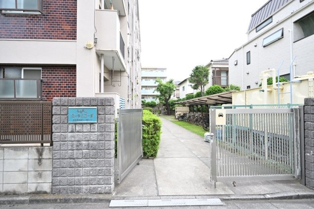 志村城山ローヤルコーポのエントランス