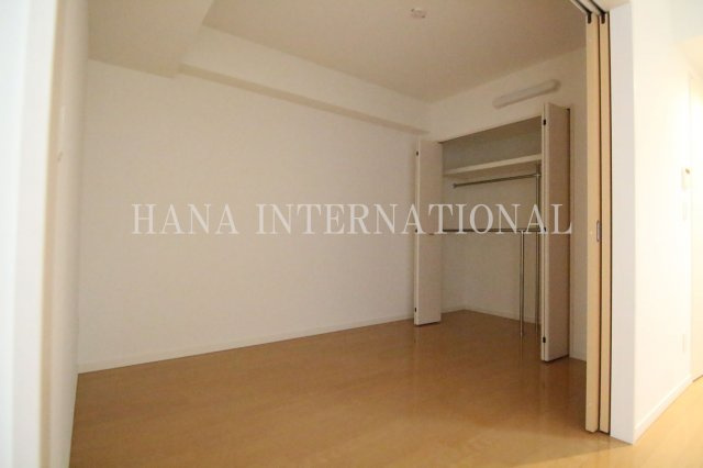 クレアガーデンの寝室|扉を開けた状態