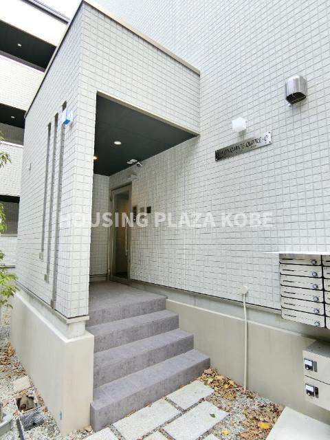 エヌエムサンカンテキャトフＣ棟のエントランス|オートロック付きで安心