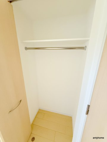 エステムプラザ難波WESTⅡプレディア　仲介手数料無料の収納