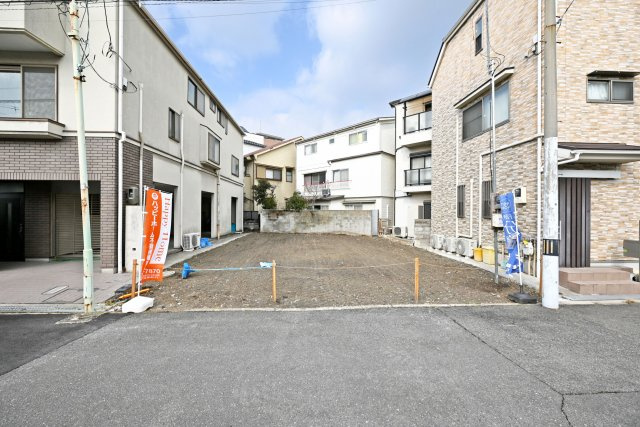 ファーストタウン東難波町3丁目新築一戸建て│4LDＫ+駐車2台可の外観|現地外観正面写真です。
同社施工のご案内が即日可能となっております。詳細はお気軽にお問い合わせください。