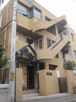 落ち着いた雰囲気の外観です