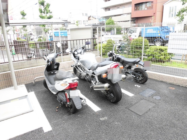 ブロッサム　コートのその他共用部分|バイク置き場もございます♪