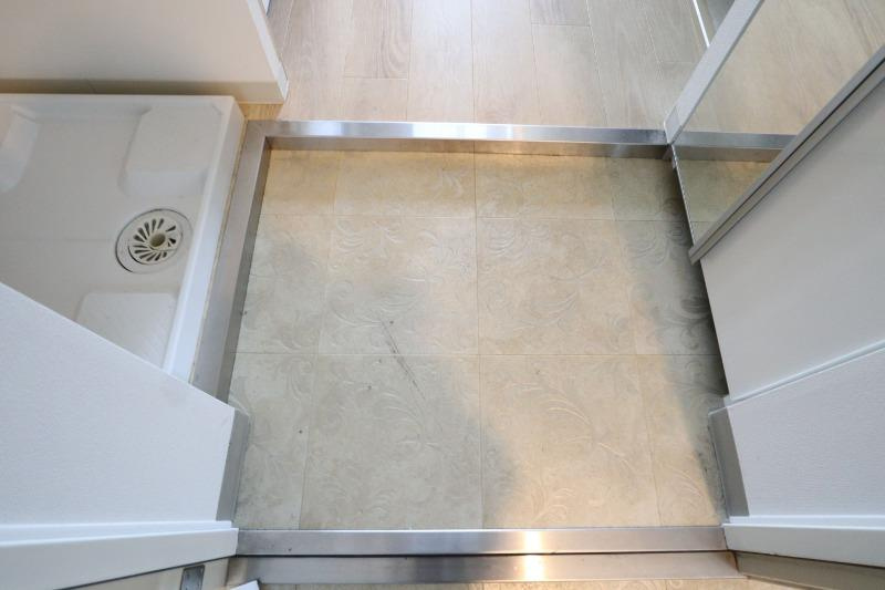 パークヒルズ新大阪willの玄関