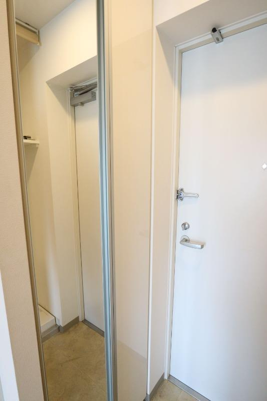 パークヒルズ新大阪willの玄関