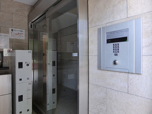 ライオンズマンション相武台前第５のその他|オートロック自動ドア　※2023年5月26日撮影の写真