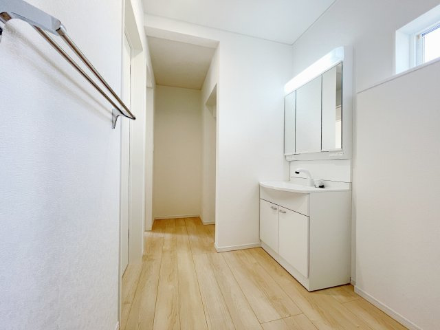 想定年間賃料111.6万　想定利回り5.64％　木造戸建の独立洗面台