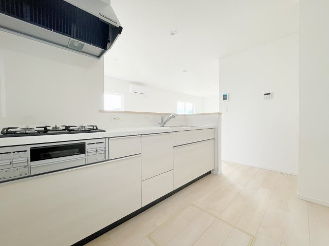 想定年間賃料111.6万　想定利回り5.64％　木造戸建のキッチン