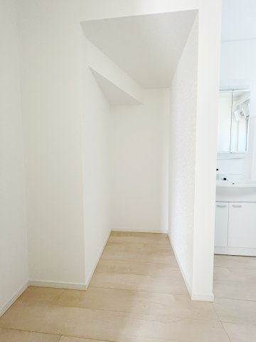 想定年間賃料111.6万　想定利回り5.64％　木造戸建の収納