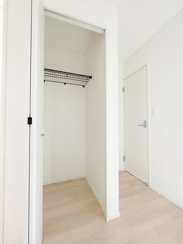 想定年間賃料111.6万　想定利回り5.64％　木造戸建の収納