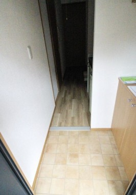 メゾンわかくさの玄関