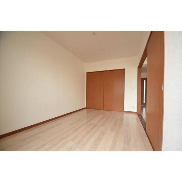 フィール清船の内装|明るい室内です