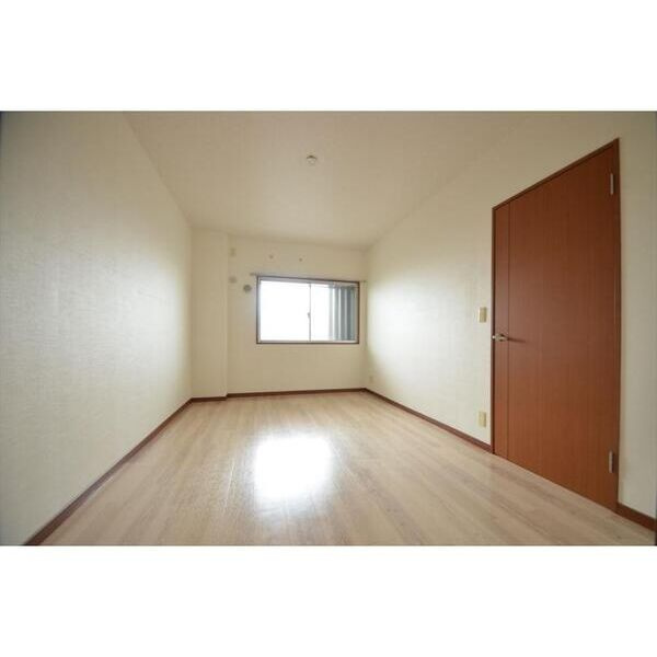 フィール清船の洋室|使い勝手のいい洋室です