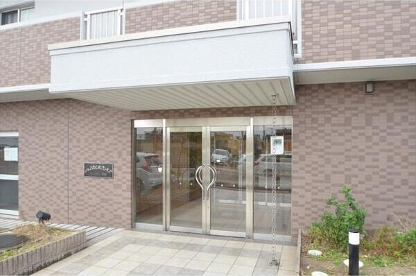 フィール清船のエントランス|ゆとりのあるエントランスです