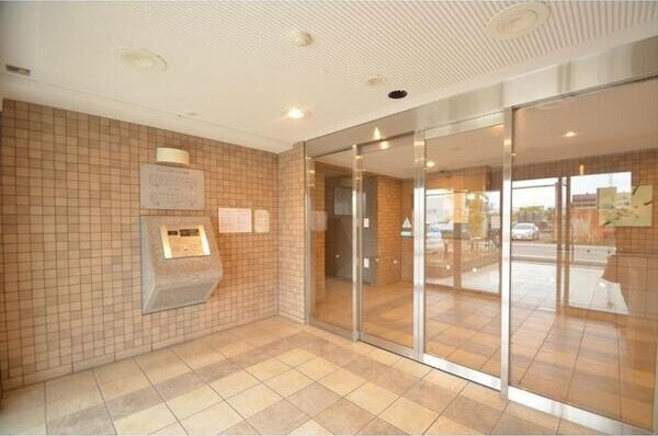 フィール清船のエントランス|ゆとりのあるエントランスです