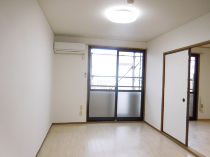 ルポ・ボナールの居間・リビング