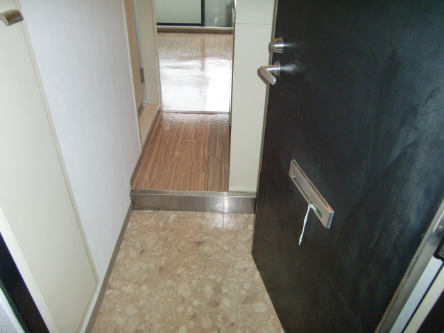 メゾン・ド・六甲パートⅠの玄関