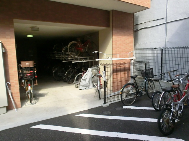 リヴ　ウェル　アサヒの駐車場|自転車置き場有り