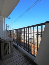 落ち着いた時間を過ごせるバルコニーです