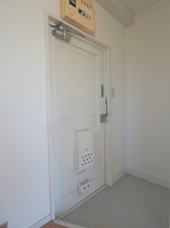 シンプルで使いやすい玄関です