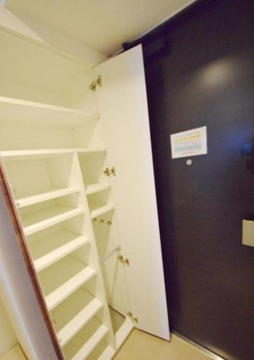 【玄関】 | ONE ROOF FLAT TSUKISHIMA（ワンルーフフラット月島）